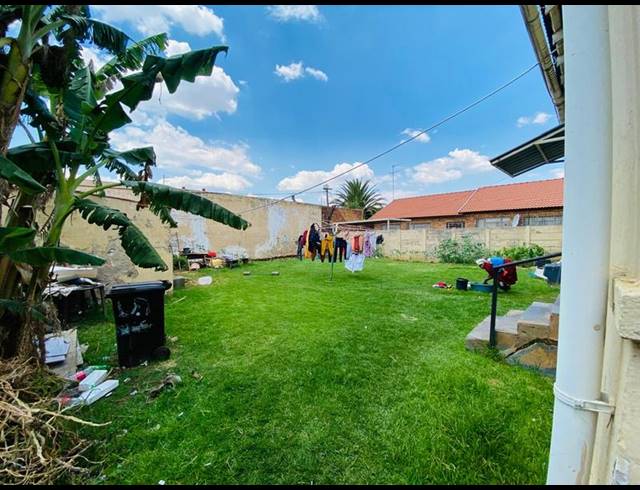 7 BEDROOM HOUSE FOR SALE IN SPRINGS CENTRAL